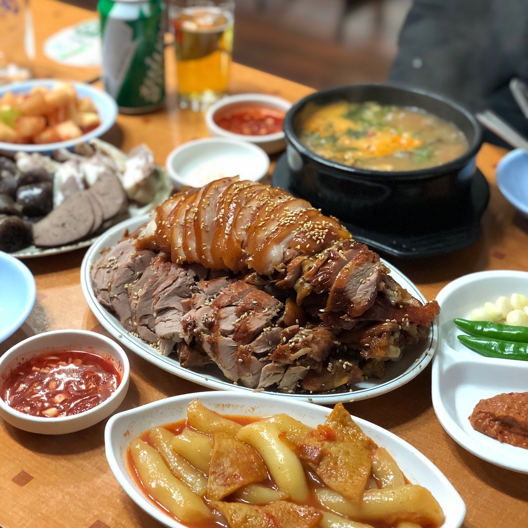 孔德市場｜韓國 Korea 한국 首爾 Seoul 서울 韓國好去處 韓國景點 韓國市場 韓國必去 韓國必到 韓國傳統市場 韓國美食 韓國必食 韓國必吃 首爾好去處 首爾景點 首爾市場 首爾必去 首爾必到 首爾傳統市場 首爾美食 首爾必食 首爾必吃 孔德市場 공덕시장 孔德市場2018 孔德傳統市場開放時間 望遠市場 孔德站換錢 孔德站弘大 廣藏市場 孔德明洞 宮中豬腳 首爾煎餅 孔德站橋村炸雞