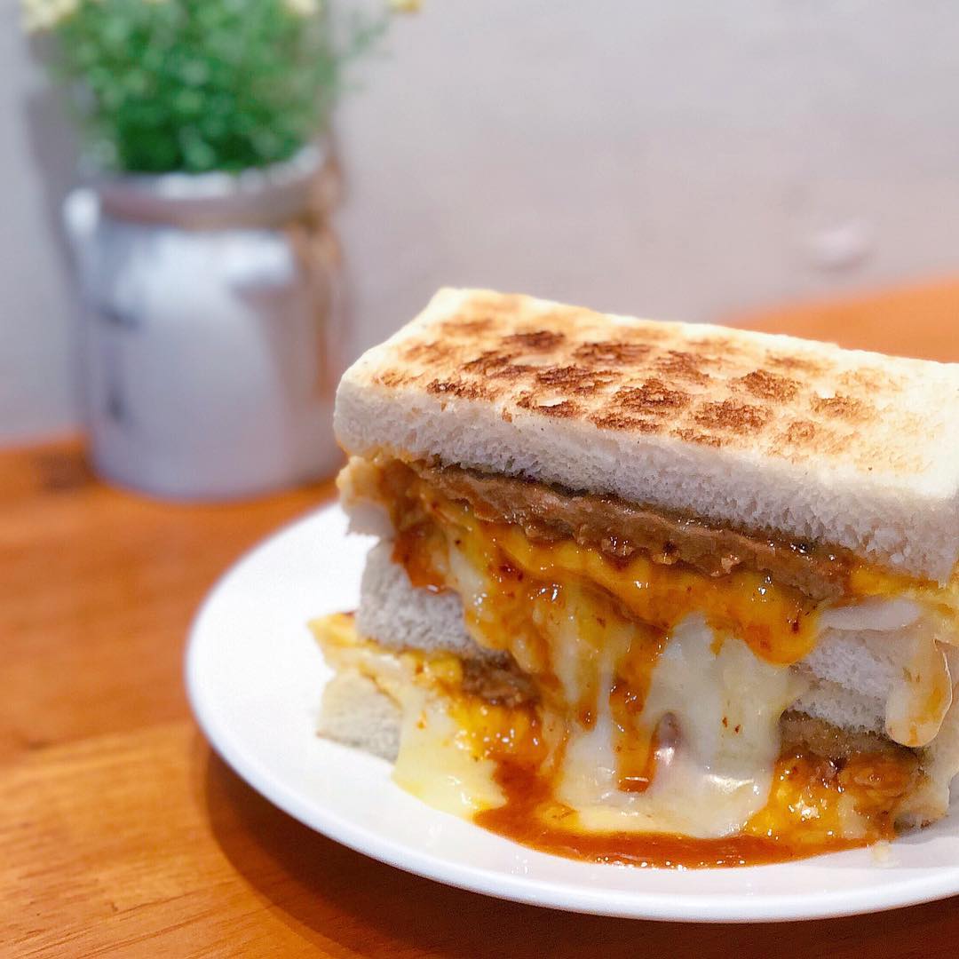 真芳｜台灣 Taiwan台灣早餐 台灣美食 台灣打卡 台灣古早味 台灣必去 台灣必到 台灣必食 台灣必吃 台北 Taipei台北早餐 台北美食 台北打卡 台北古早味 台北必去 台北必到 台北必食 台北必吃 松山區美食 中正區美食 萬華區美食 士林區美食 大同區美食 信義區美食 中山區美食 松山區早餐 中正區早餐 萬華區早餐 士林區早餐 大同區早餐 信義區早餐 中山區早餐阜杭豆漿 金峰魯肉飯 陳家涼麵 金花碳烤吐司專賣 豐盛號 就愛豐盛號 屋莎鬆餅屋 滿樂鐵板吐司 鼎元豆漿 真芳 早澤 良粟商號 芋頭 芝士 鬆餅 半熟蛋 抺茶 芋頭控 芝士控 鬆餅控 半熟蛋控 抺茶控 台灣碳烤吐司 台北碳烤吐司 真芳分店 真芳民生 真芳中山 真芳南西 真芳南西店 真芳南西菜單 真芳行天宮 真芳中山站 真芳碳烤吐司南西 真芳碳烤吐司分店