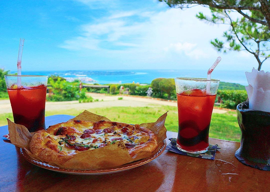 大國林道 大國林道泉水 沖繩 古民宅 沖繩 披薩喫茶 花人逢 ピザ喫茶 花人逢 Pizza in the Sky 花人逢 沖繩北部美食 沖繩北部 沖繩北部餐廳 沖繩北部咖啡廳 沖繩北部咖啡店 沖繩北部必食 沖繩北部必吃 沖繩海景咖啡店 沖繩海景咖啡廳 沖繩海景 沖繩咖啡廳 沖繩海景餐廳 沖繩cafe 沖繩海景cafe 沖繩 cafe 沖繩 海景 cafe 沖繩 海景 咖啡廳 沖繩打卡 沖繩打卡cafe 沖繩打卡必去 沖繩 打卡 沖繩 Okinawa 沖繩必食 沖繩必吃 沖繩美食 沖繩必食2019 沖繩必吃2019 沖繩美食2019