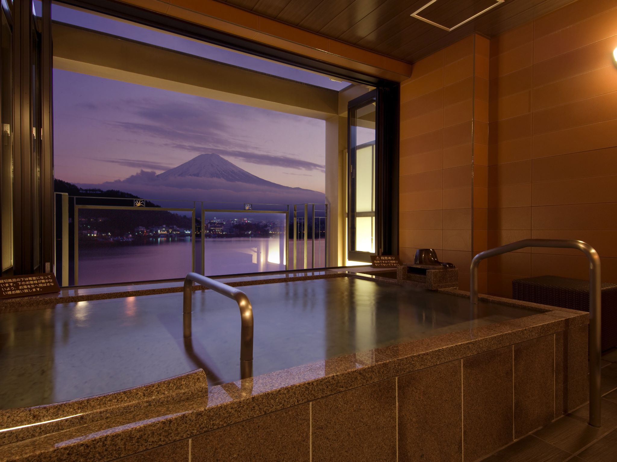 私人風呂（貨切風呂）｜風之露台KUKUNA酒店（Kaze no Terrace Kukuna Hotel）富士山 河口湖 富士山酒店 富士山飯店 富士山住宿 河口湖酒店 河口湖飯店 河口湖住宿 溫泉酒店 溫泉飯店 溫泉旅館 一泊二食 私人風呂