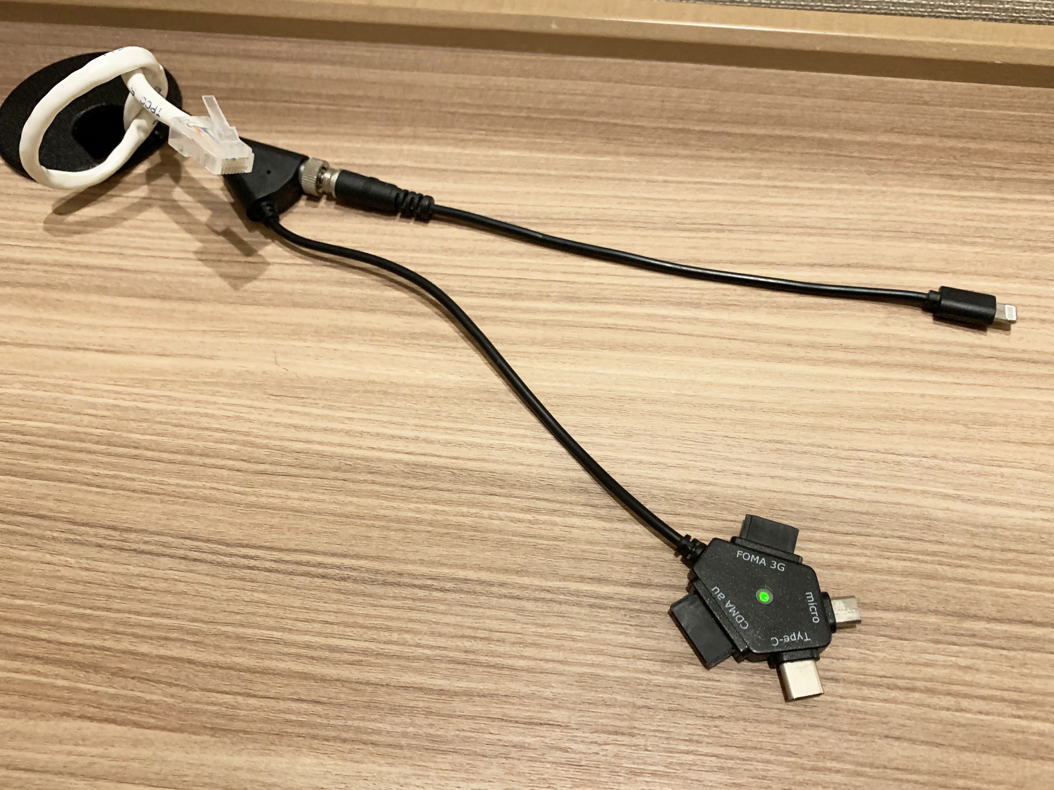 書桌｜難波日本橋超級酒店（Super Hotel Namba Nipponbashi）大阪新酒店 大阪酒店 大阪飯店 大阪住宿 難波町酒店 難波飯店 難波住宿 日本橋酒店 日本橋飯店 日本橋住宿 交通方便 免費早餐