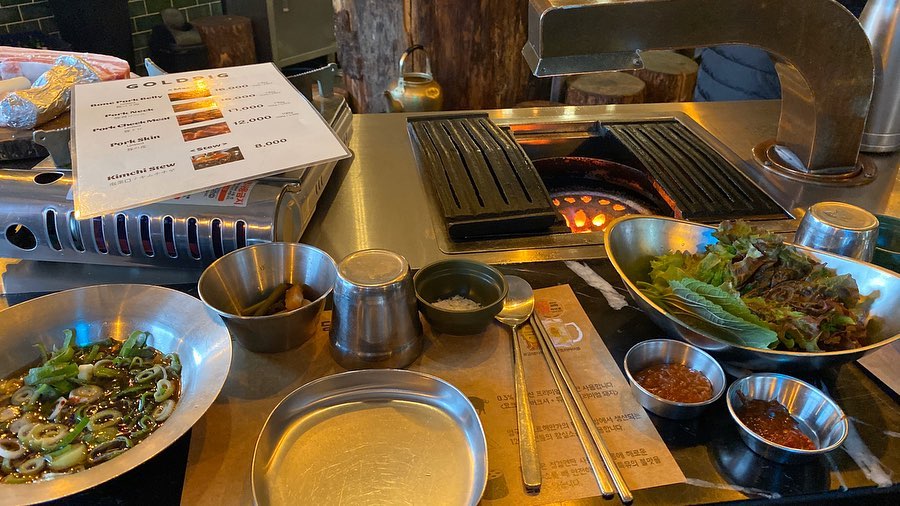 首爾 Seoul 首爾必吃 首爾必食2019 首爾必吃2019 首爾美食2019 首爾必食2020 首爾必吃2020 首爾美食2020 首爾自由行 首爾自由行2019 首爾自由行2020 藥水站美食 藥水站必食 藥水站燒肉 首爾燒肉 韓燒 首爾烤肉推薦 首爾燒肉推薦 首爾食堂 首爾豬 好吃食堂 首爾烤肉 豬豬食堂 烤豬皮 韓國追星景點 首爾追星景點 首爾 餐廳 金豬 首爾 烤肉 藥水站 首爾美食 首爾必食 Geumdwaeji Sikdang JIMIN 燒肉 BTS同款 EXO同款 금돼지식당 金豬肉食堂 金豬食堂 黃金豬 黃金豬 燒肉 黃金豬肉食堂 黃金豬食堂