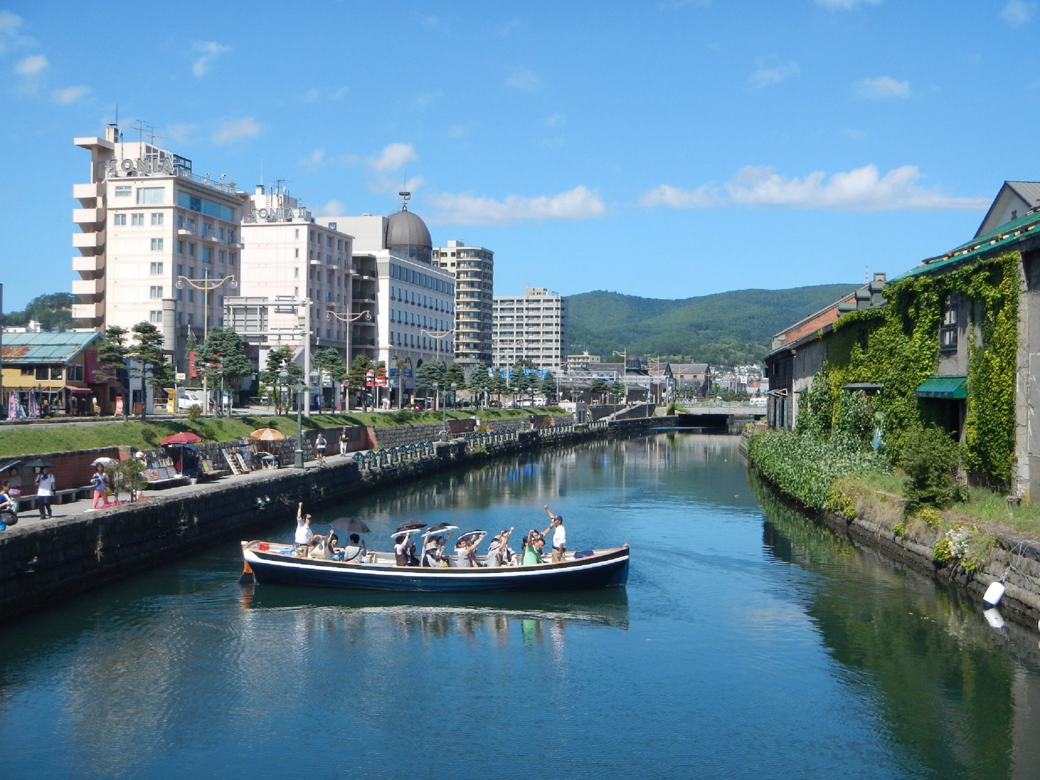小樽運河遊船 小樽運河 小樽景點 小樽交通 小樽必食 北運河 淺草橋街園 三角市場｜北海道 Hokkaido 北海道道央景點 北海道自助遊 北海道自由行 北海道景點 道央景點 北海道交通